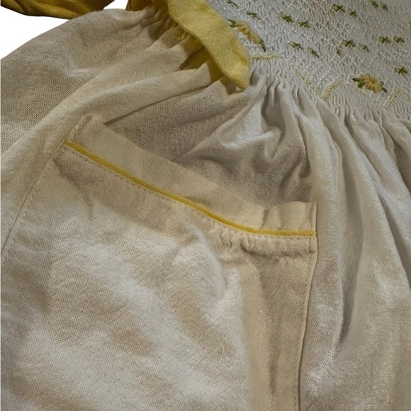 WELL DRESSED WOLF 3T Smocked dress, Yellow & White. Puff Sleeve, Pockets, Bows! - Picture 6 of 10